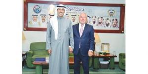 محافظ الأحمدي بحث تعزيز التعاون مع سفير طاجيكستان