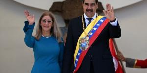 من قصر الحكم إلى قفص الاتهام… مادورو صارخا في وجه المحكمة الأمريكية: أنا الرئيس الشرعي لفنزويلا