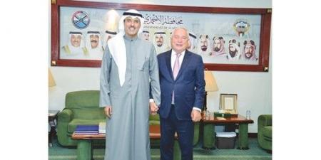 محافظ الأحمدي بحث تعزيز التعاون مع سفير طاجيكستان