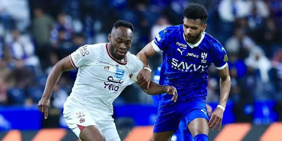 الهلال يواجه الخلود ويتطلع لاستغلال تعثر النصر