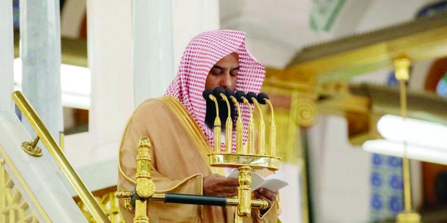 إمام المسجد النبوي: احذروا النفوس الشريرة والعقول المنحرفة