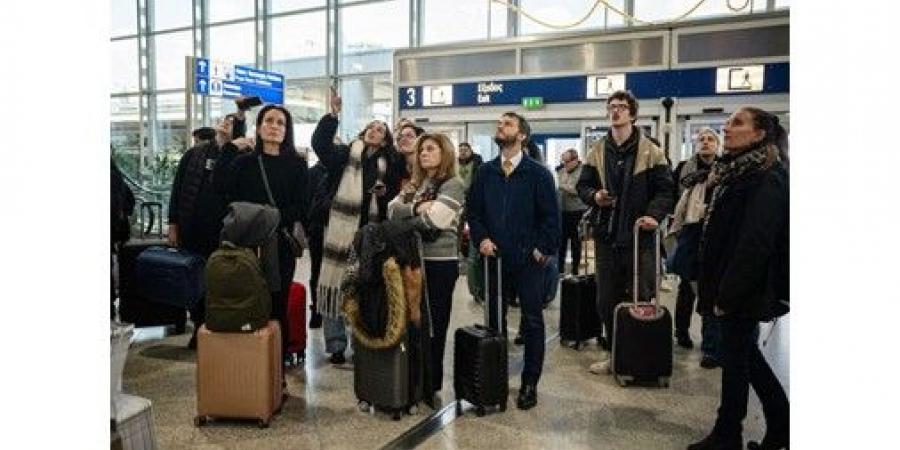 عطل «غير مسبوق» يقطع الترددات اللاسلكية ويوقف رحلات جوية في اليونان