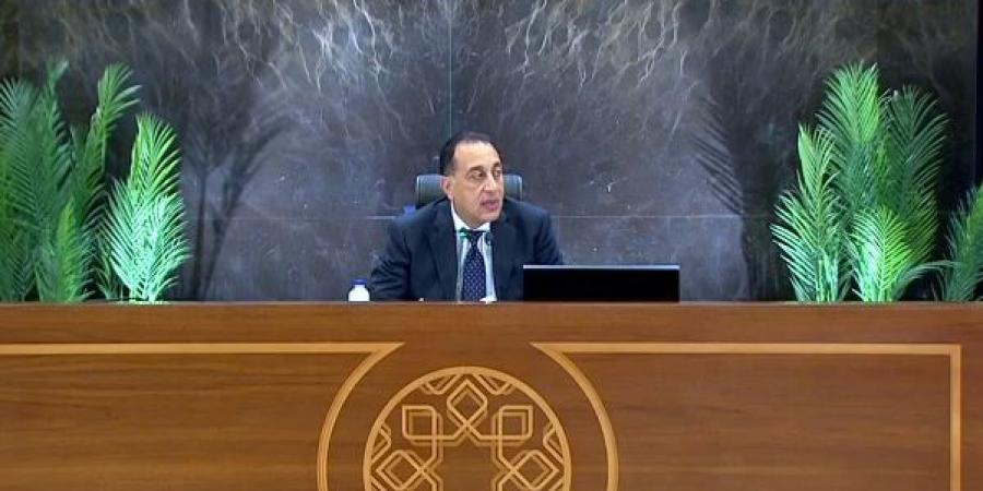 مدبولي: في وزراء بيشتكوا لي من الهجوم الجامد عليهم.. وهذه رسالتي للصفوة