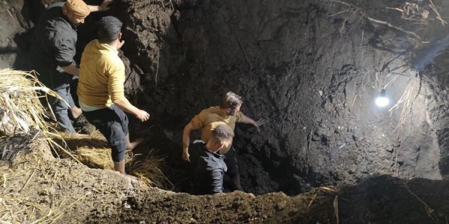 لليوم الرابع.. صعوبات ومياه جوفية تعرقل انتشال ضحايا التنقيب غير المشروع عن الآثار بالفيوم